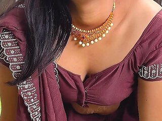 Gujarati Komal Bhabhi Came to See the Young Girl at the Wedding and Climbed on Her Husband's Land