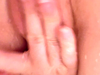 I Masturbate in the Bath with a Jet of Water