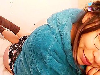 Beautiful Latina Squirts She Wets Her Bed