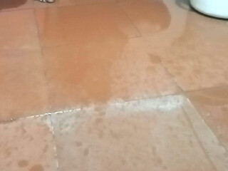 Pissing and Washing Pusssy