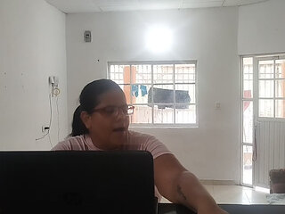 Housewife Pays a Technician with a Good Blowjob and a Hard and Rich Fuck While Her Husband Works