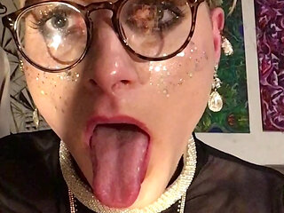 Weak Girly Sissy Whiteboi