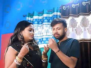 Soteli step sister ko gift dekar step brother ne choda