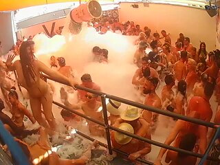 glamourous french swingers club 008