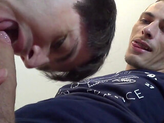 The twink calos fama fucked bareback by fabien