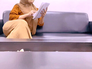 Teachers Are Late in Their Paychecks Booked on Brondong