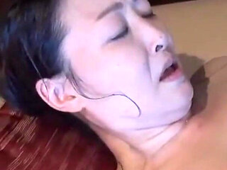 Day Trip Hot Spring Escape with a Seductive Mature Beauty - 1st Half