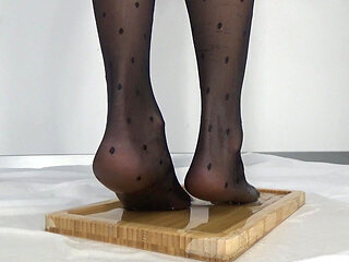I Pee on My Beautiful Feet in Stockings