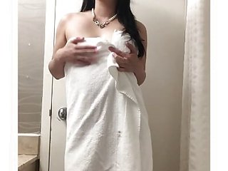Sexy Brunette MILF Masturbates And Fingers Her Soaking ...