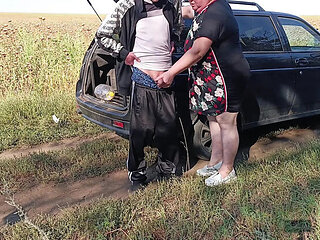 Neighbor MILF Holds My Cock While I Piss & Gives Public Blowjob - Zona901