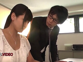 Kinky JAV Busty Japanese Goes Down On A Juicy Dick For Pleasure