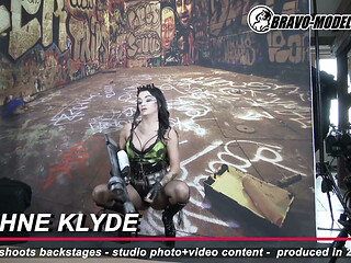 Backstage photoshoot Daphne Klyde - Adult