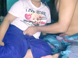 Desi Bhabhi Has Sex with BF