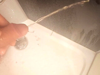 Morning bath masturbating while bathing big dick