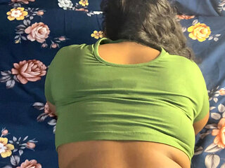 tamil se aayi sauteli bahen ko choda badi moti gaand dikha rahi thi, hindi voice