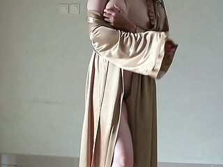 CEWEK TOBRUT INDO PAKAI JUBAH SATIN SEXY SAMBIL COLMEK