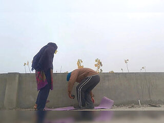 Desi Sardarni Bhabhi Big Booty Outdoor Sex - Punjabi Couple Hot Chemistry