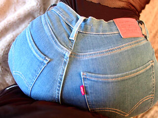 Dry Humping Big Ass in Jeans