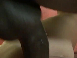 Mature white woman goes for bbc ass fuck