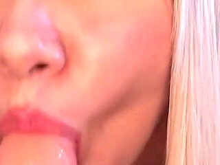 Aleksandra Gives an Amazing Solo Show