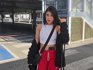 Smurfette vs. Grumpy Gnome: Madrid Airport, Porns KM.0! Mells