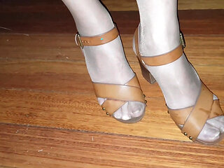 Dani_leg Looks Amazing in Sexy Tan Pantyhose