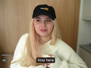 Fucked the Hot Courier Girl and Took the Package for Free