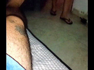 Que rico lo chupa esta zorra y me pone su gran culo de ladito
