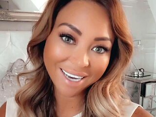 Blonde babe scarlet solo webcam