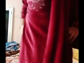 Indian Gay Crossdresser Gaurisissy looking like a housewife in salwar kurta