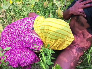 Bangali makan Malkin ke sath majdur ne jungle me mangal Kar diya.madhu bhabhi ko bhaiya ne khet me chut ki chudai kar diya xxx