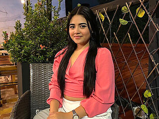 I Met a Woman in a Restaurant, Her Husband Didn't Show up for the Date and We Went to Fuck