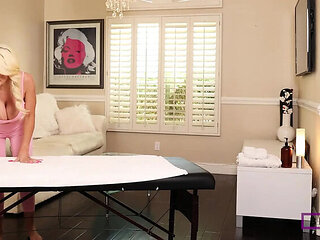 Kayla Kayden and Brittany Andrews Lick and Dildo Fuck in Hot Lesbian Sex