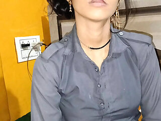 The teacher sucked the land in his mouth on the pretext of teaching his own student girl