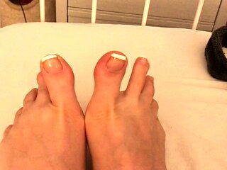 Black Amateur Explore Hot Foot Fetish