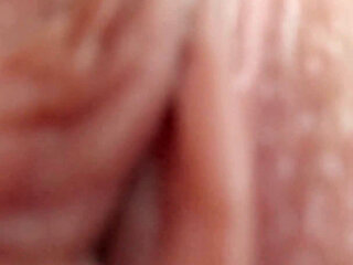 Giantess Receives a Valentine's Gift