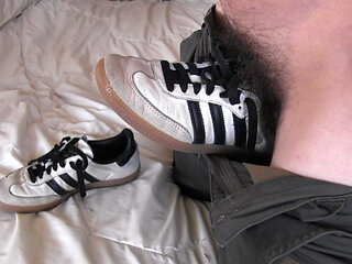 Fuck and cum in my girlfriend sneakers