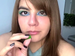 BBW Eating Gummy Bears