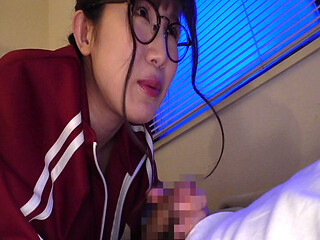 Late Night Blowjob Lessons From an Inexperienced Stepsister
