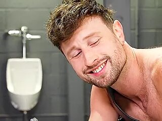 Backdoor Bathroom, Sc 3