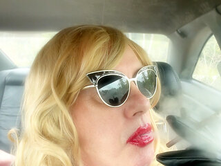MRS ROMAN SMOKING HER LONG VS120 MENTHOLS IN THE CAR