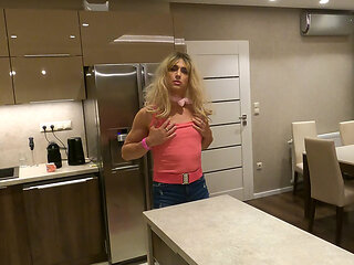 Trixy Baby Showing Her Service...