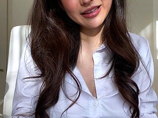 Amateur asian masturbates