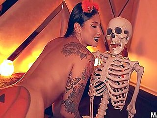 Voodoo Girl Gets Fucked Up Her Big Ass 6 Min - Salome Gil