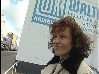 She gives him amazing blowjob on parking