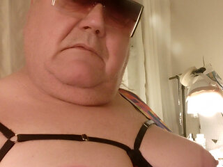 Gangstazz SHOWING AND OILING TITTIES AND TALKING TO YOU,, PLEASE CHECK IT OUT