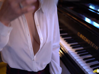 Dolliiy - Rock Hard Pianist