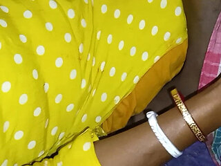 Village Aunty Went to the Juggi and Fucked Like Crazy, Then in Doggy Style Fucked the Black Pussy