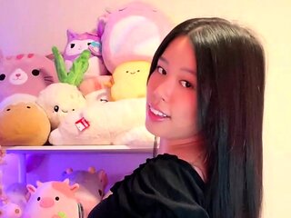 Big boobs milf masturbates with her dildo