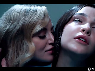 Lesbian Vampire Fingering Hot Brunette - Master Blake Blossom Mesmerize Slave Rissa May